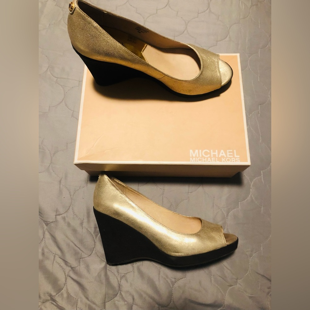 Michael Kor wedge - Picture 2 of 2